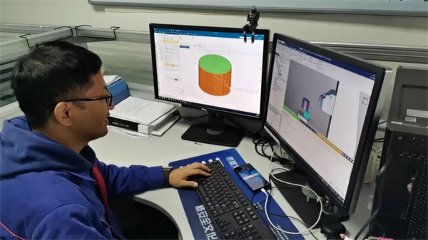 ���ϵľ�����8814(�ɷ�)���޹�˾����