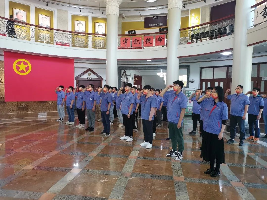 ���ϵľ�����8814(�ɷ�)���޹�˾����